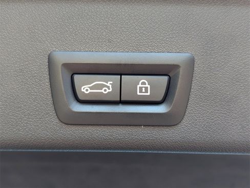 Used 2023 BMW X6 xDrive40i w/ M Sport Package image 30