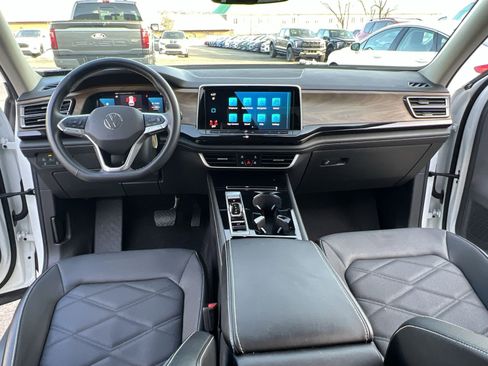 Used 2024 Volkswagen Atlas SE image 22