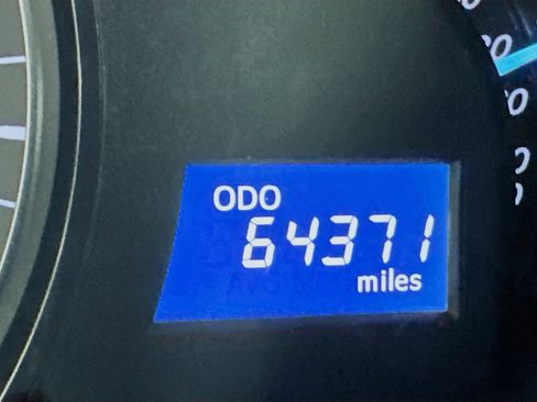 Used 2013 Toyota Camry LE image 18