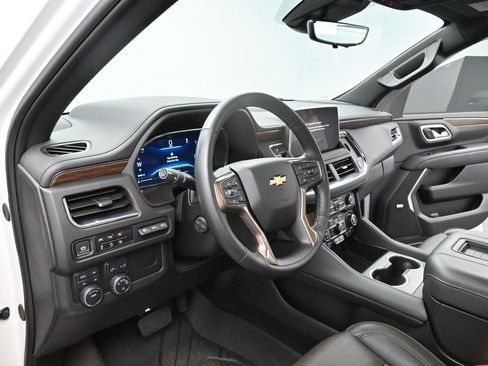 Used 2024 Chevrolet Tahoe High Country AWD/4WD image 13