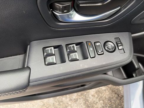 Used 2023 Honda Pilot Touring image 13