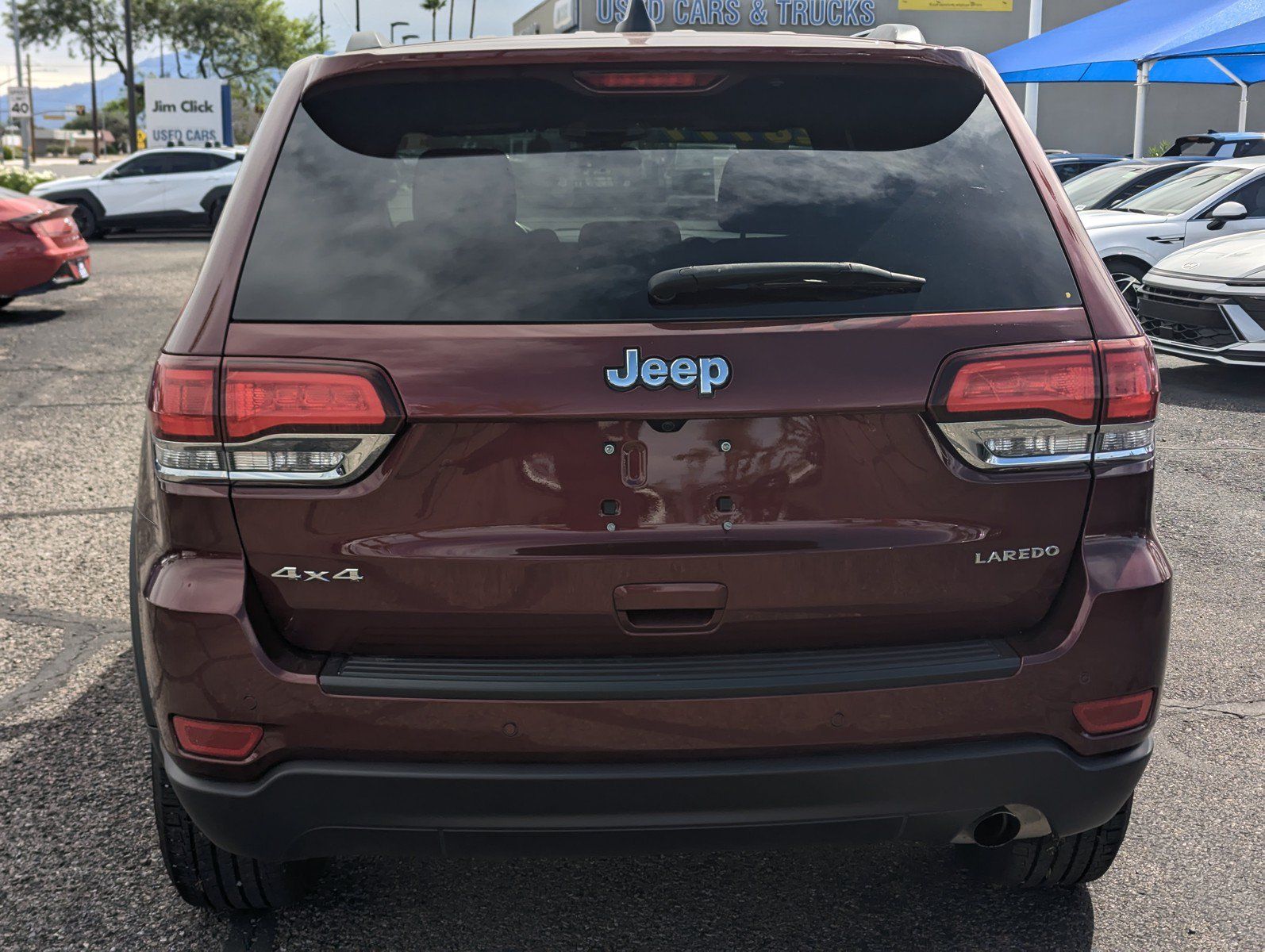 Used 2021 Jeep Grand Cherokee Laredo AWD/4WD image 3