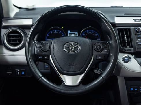 Used 2018 Toyota RAV4 Limited FWD image 14