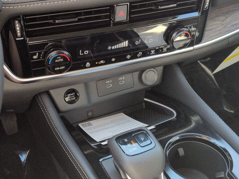 New 2026 Nissan Rogue Platinum image 19