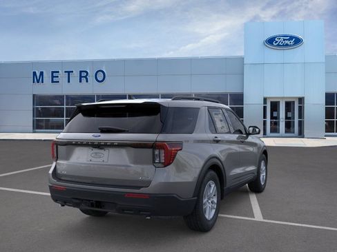 New 2026 Ford Explorer Active AWD/4WD image 8