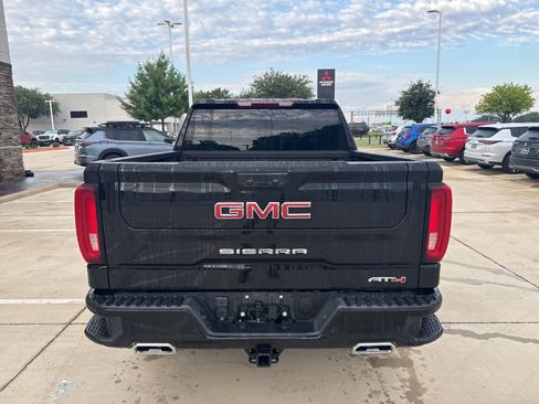 Used 2025 GMC Sierra 1500 AT4 AWD/4WD image 4