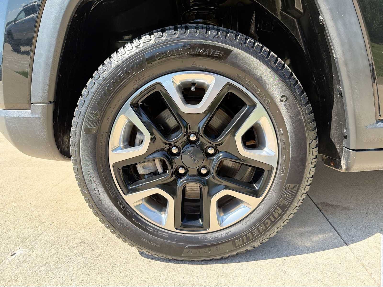 Used 2017 Jeep Compass Trailhawk w/ Leather Interior Group AWD/4WD image 10