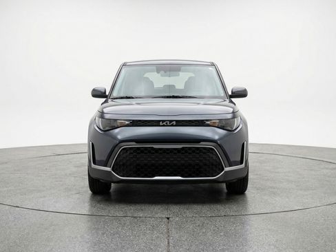 Used 2025 Kia Soul LX w/ LX Technology Package FWD image 2