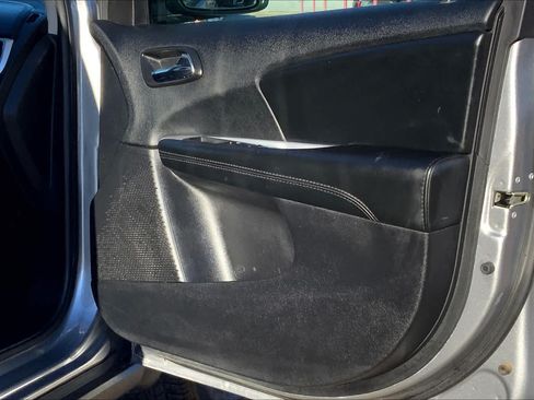 Used 2019 Dodge Journey SE w/ Blacktop Package FWD image 23