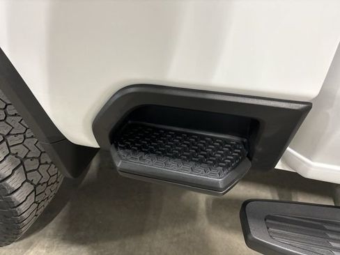 Used 2021 Chevrolet Silverado 2500 LTZ image 15