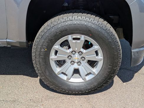 Used 2019 Chevrolet Colorado LT AWD/4WD image 7