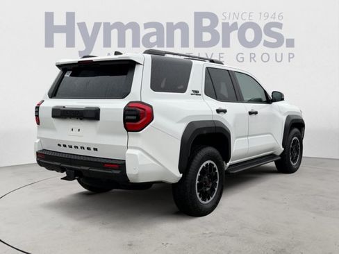 Used 2025 Toyota 4Runner TRD Off-Road AWD/4WD image 3
