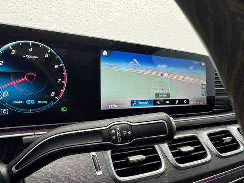 Used 2023 Mercedes-Benz GLS 450 4MATIC image 26