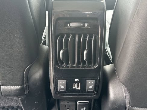 Used 2022 Jeep Compass Trailhawk w/ Trailhawk Elite Group AWD/4WD image 25