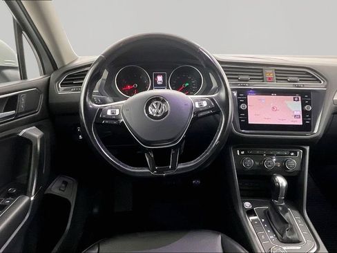 Used 2018 Volkswagen Tiguan SEL AWD/4WD image 8