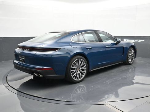Certified 2025 Porsche Panamera image 27