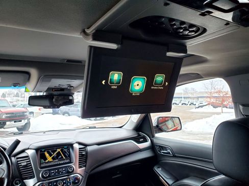 Used 2018 Chevrolet Suburban Premier image 17