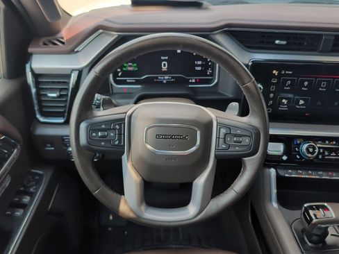 Used 2022 GMC Sierra 1500 Denali AWD/4WD image 18