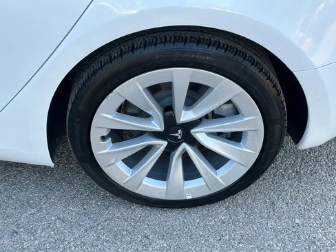 Used 2022 Tesla Model 3 Long Range AWD/4WD image 37
