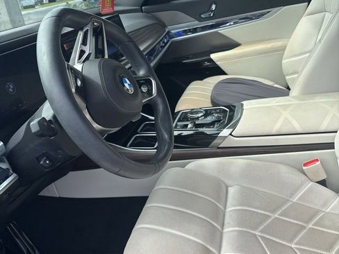 Used 2023 BMW 760i xDrive AWD/4WD image 2