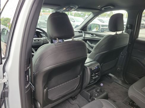 Used 2025 Jeep Grand Cherokee L Laredo w/ Trailer Tow Package RWD image 15