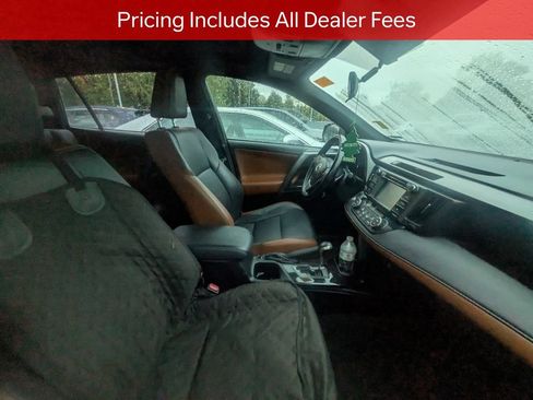 Used 2016 Toyota RAV4 SE FWD image 10