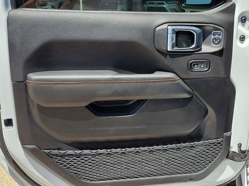 Used 2023 Jeep Gladiator Mojave AWD/4WD image 11