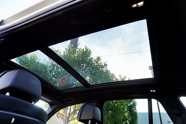 Used 2025 BMW X5 xDrive50e AWD/4WD image 23