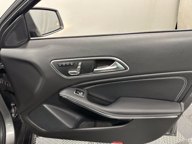 Used 2018 Mercedes-Benz GLA 250 4MATIC image 32