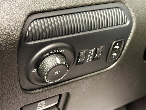 Used 2024 Jeep Wagoneer Series II image 10