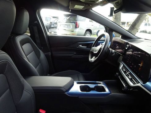 Certified 2025 Chevrolet Equinox EV LT w/ Convenience Package image 19