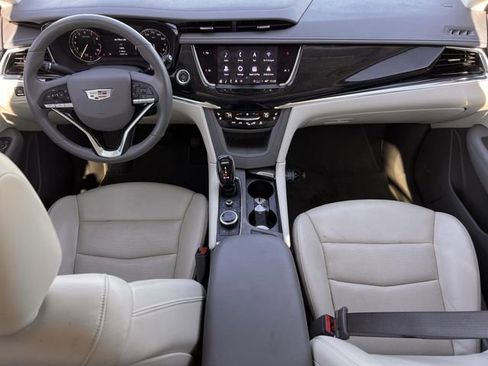Certified 2023 Cadillac XT6 Premium Luxury image 12