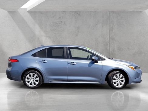 Used 2023 Toyota Corolla LE FWD image 4