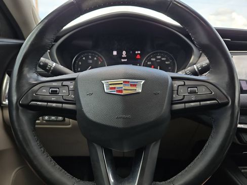 Used 2019 Cadillac XT4 Premium Luxury FWD image 30
