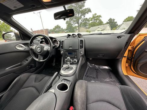 Used 2017 Nissan 370Z Touring image 15