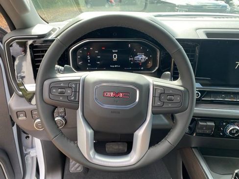 New 2026 GMC Sierra 1500 SLT image 15