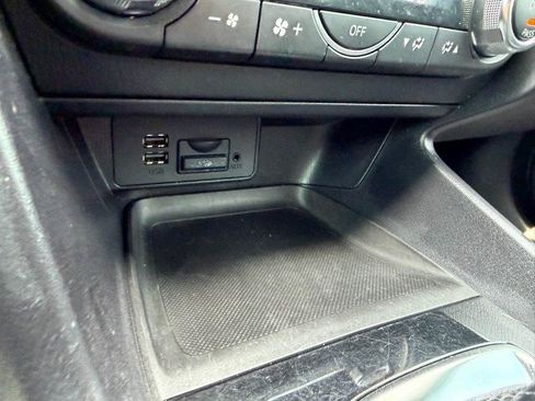 Used 2017 MAZDA MAZDA3 Touring FWD image 38
