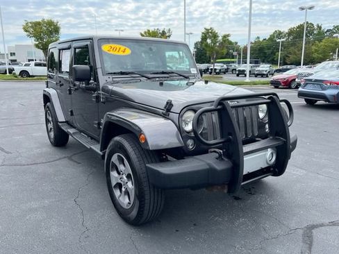 Used 2014 Jeep Wrangler Unlimited Sahara w/ Connectivity Group AWD/4WD image 4
