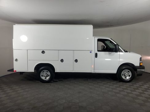 New 2026 Chevrolet Express 3500 w/ Power Convenience Package RWD image 2