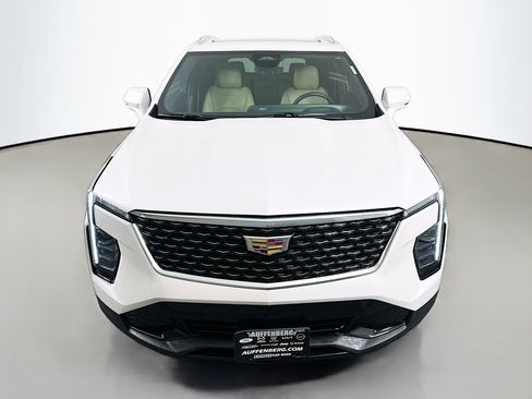 Used 2024 Cadillac XT4 Premium Luxury w/ Technology Package image 2