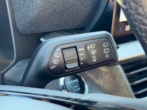 Used 2025 Ford Explorer Platinum w/ Ultimate Package RWD image 15