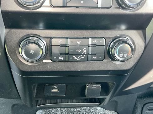 Used 2019 Ford F350 XLT w/ Camper Package image 19