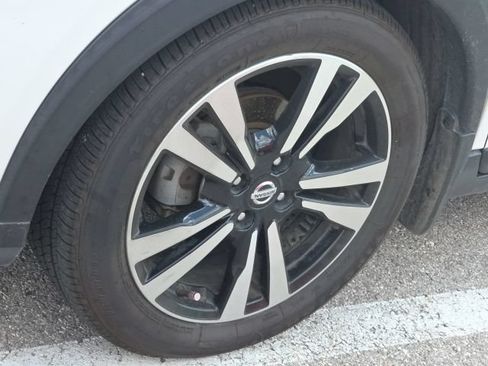 Used 2020 Nissan Kicks SV FWD image 10