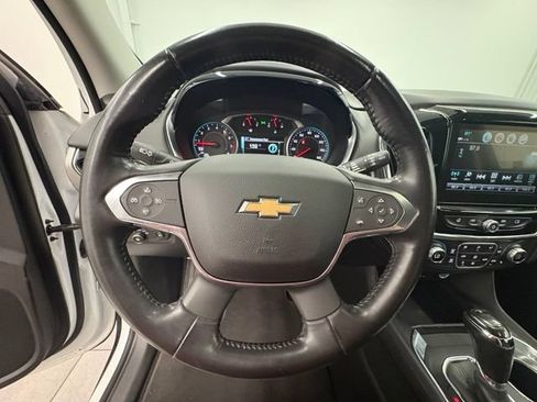 Used 2018 Chevrolet Traverse LT FWD image 17