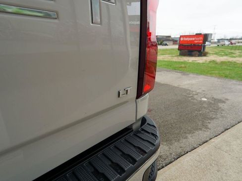 Used 2022 Chevrolet Silverado 3500 LT w/ Convenience Package AWD/4WD image 11