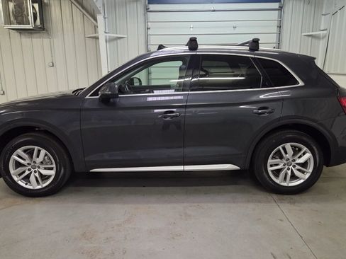 Used 2020 Audi Q5 2.0T Premium w/ Convenience Package AWD/4WD image 3