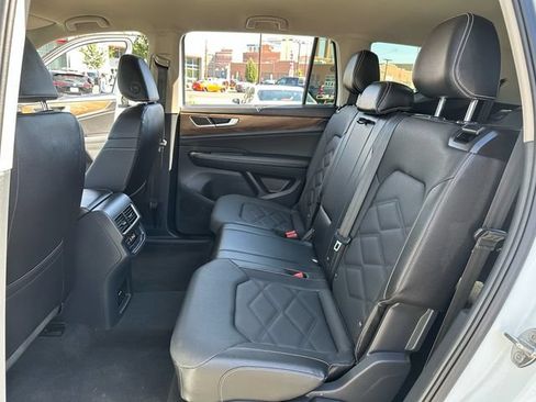 Used 2025 Volkswagen Atlas SE AWD/4WD image 25