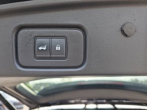 Used 2022 Nissan Pathfinder SL w/ SL Premium Package image 15