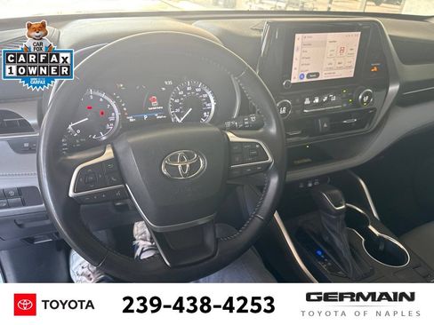 Used 2023 Toyota Highlander XLE FWD image 19