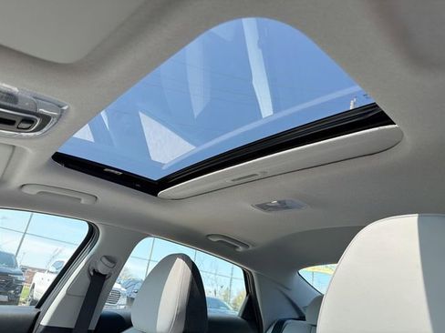 New 2026 Hyundai Elantra Limited FWD image 18